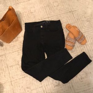 Black American Eagle jeggings